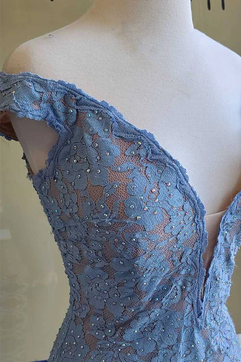 Vestido de fiesta largo de encaje con hombros descubiertos